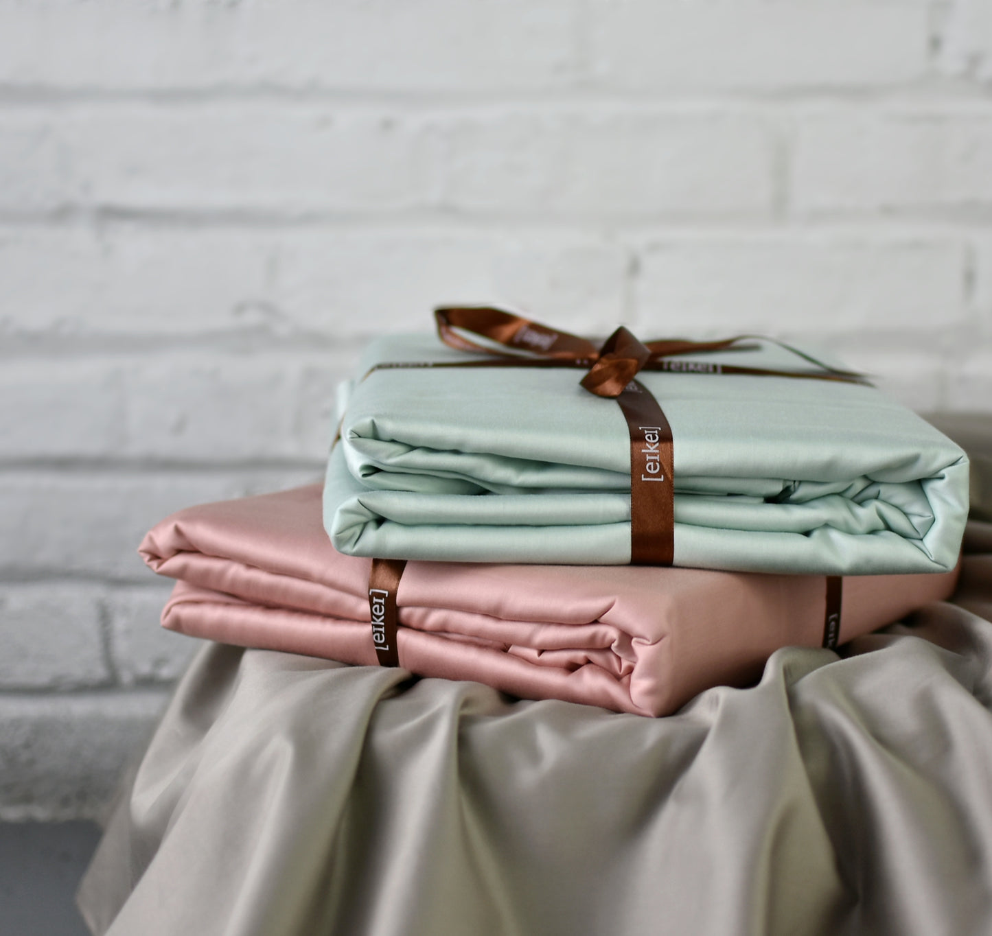 Solid Color Egyptian Cotton Luxury Bedding Set 400TC Long Staple Pima Sateen Weave in Mint Sky