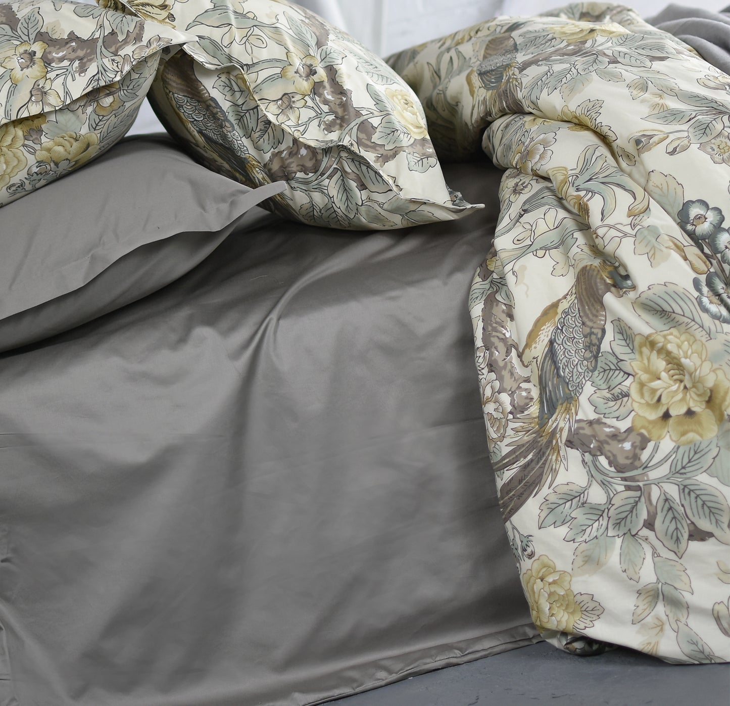 Solid Color Egyptian Cotton Luxury Bedding Set 400TC Long Staple Pima Sateen Weave in Taupe