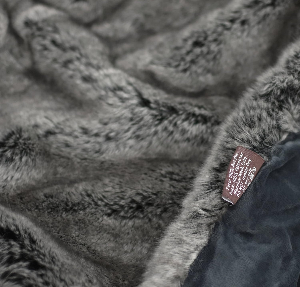 Eikei Luxury Faux Fur Throw Blanket Super Soft Oversized Grey Frost